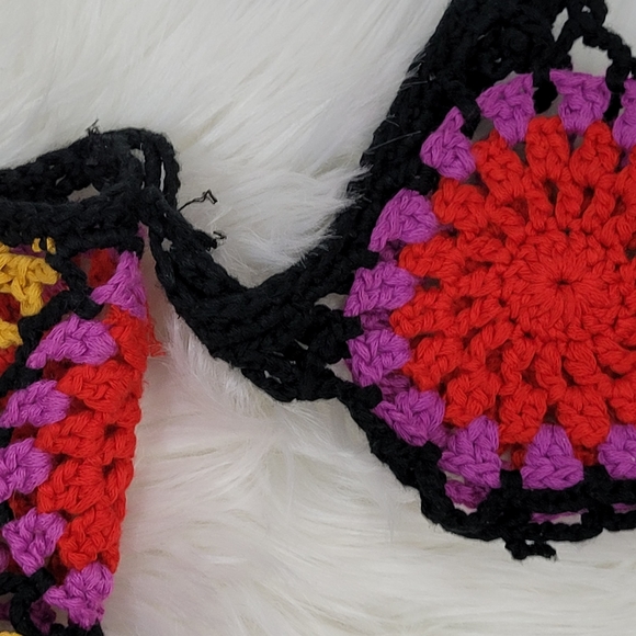 Nasty Gal Size Medium Crochet Crop - Picture 4 of 8